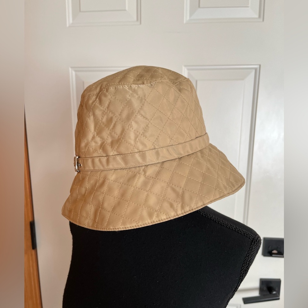 Women’s khaki/tan quilted Y2K bucket Wallaroo York hat. One size - Picture 3 of 10